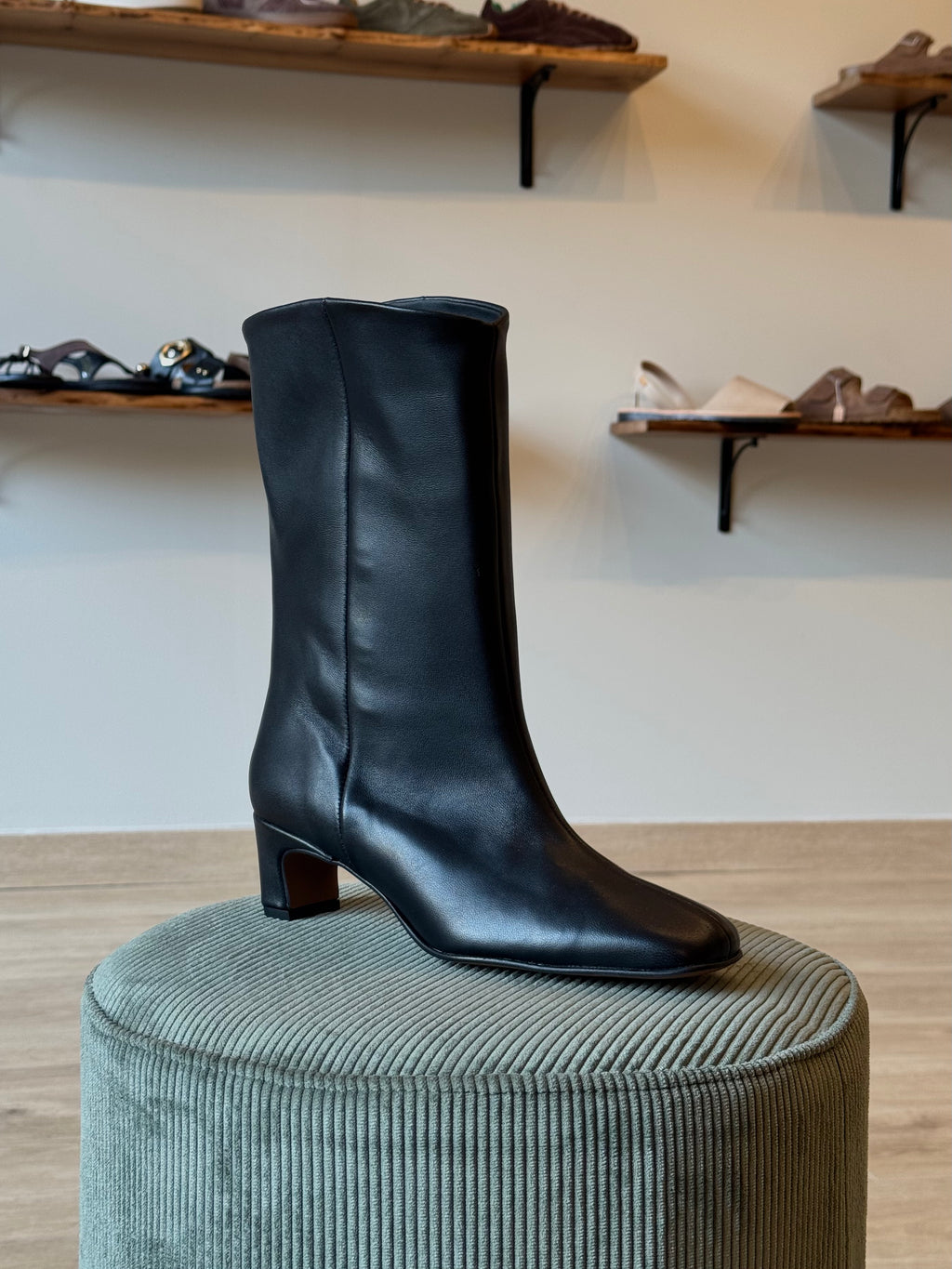 BOTA ARA TARÍN
