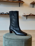 BOTA ARA TARÍN